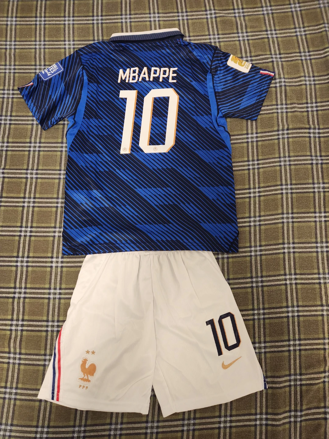 Brand new, Kylian Mbappe #10, France 2026 World Cup kit - photo 3