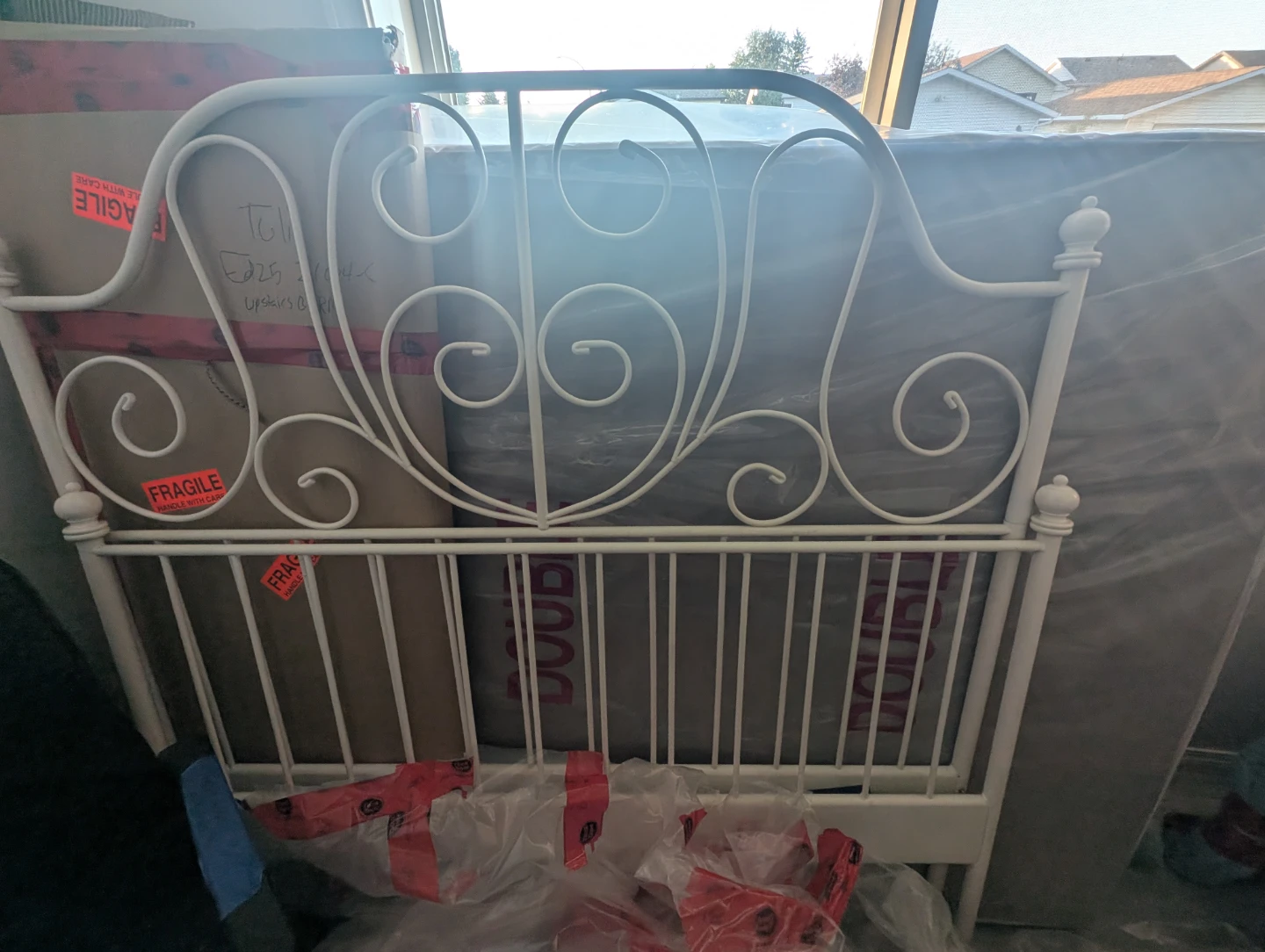 White metal bedframe (Full/double size) - photo 3