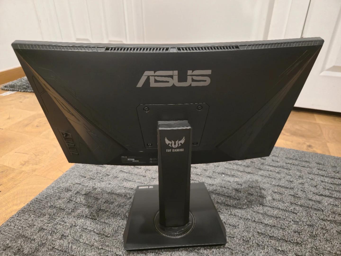 ASUS TUF Gaming VG24VQE 24" Curved 165Hz Gaming Monitor - photo 2