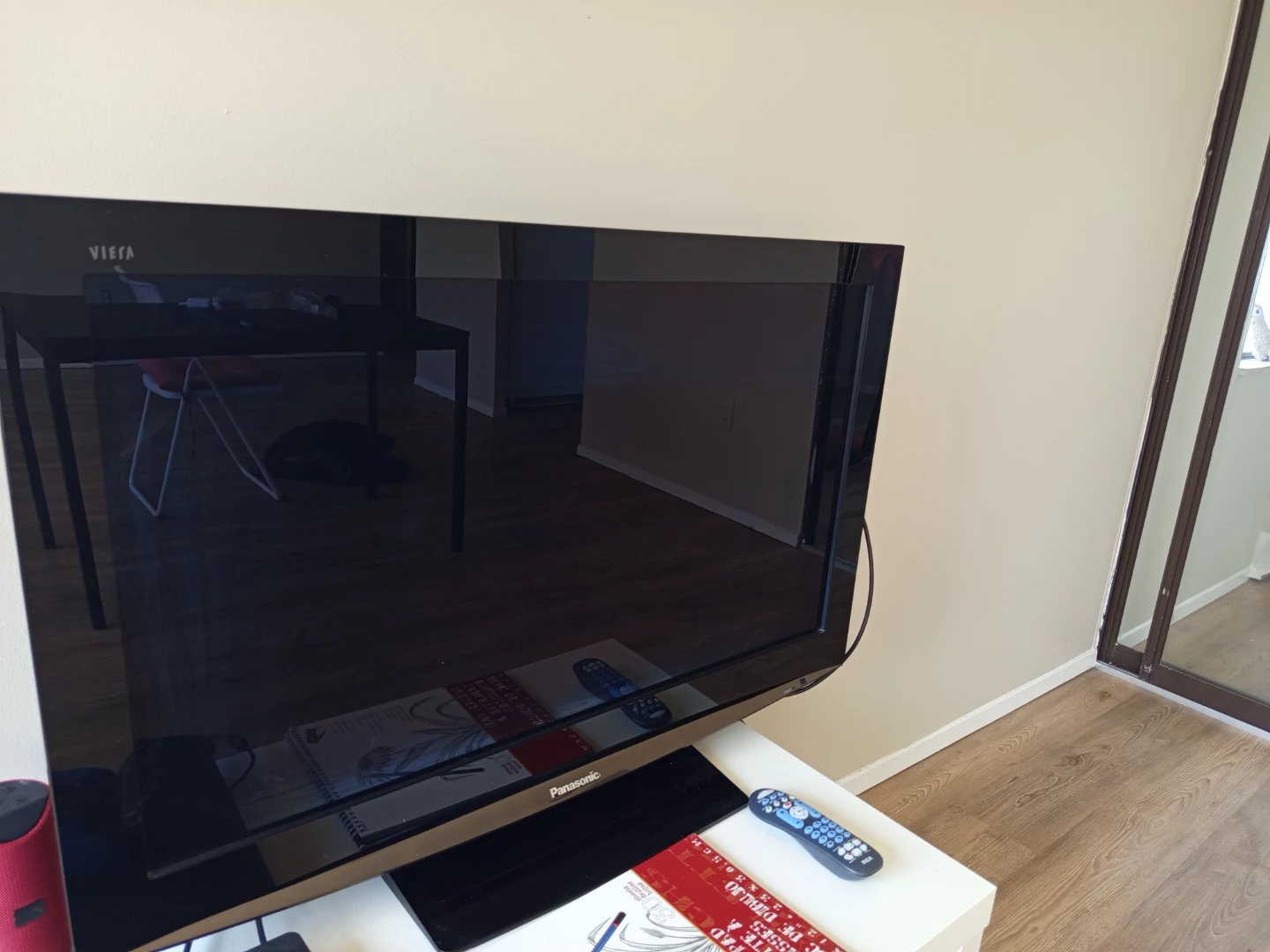 Panasonic tv + remote control 25