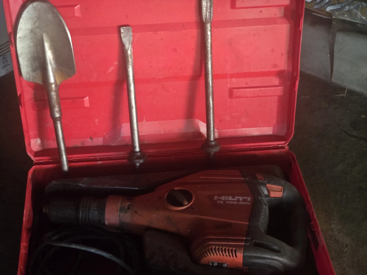 Hilti TE 700-AVR Rotary Hammer Drill with Accessories