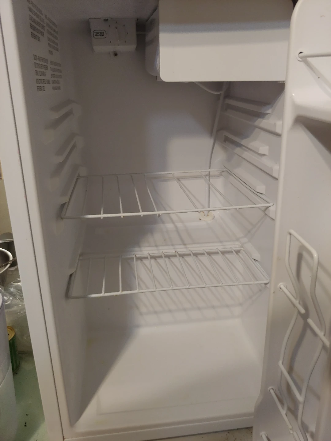 Master Chef Mini Fridge 043-0289-2 - photo 5