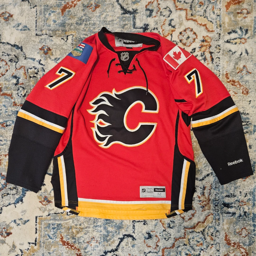 Calgary Flames Brodie #7 Hockey Jersey Size M