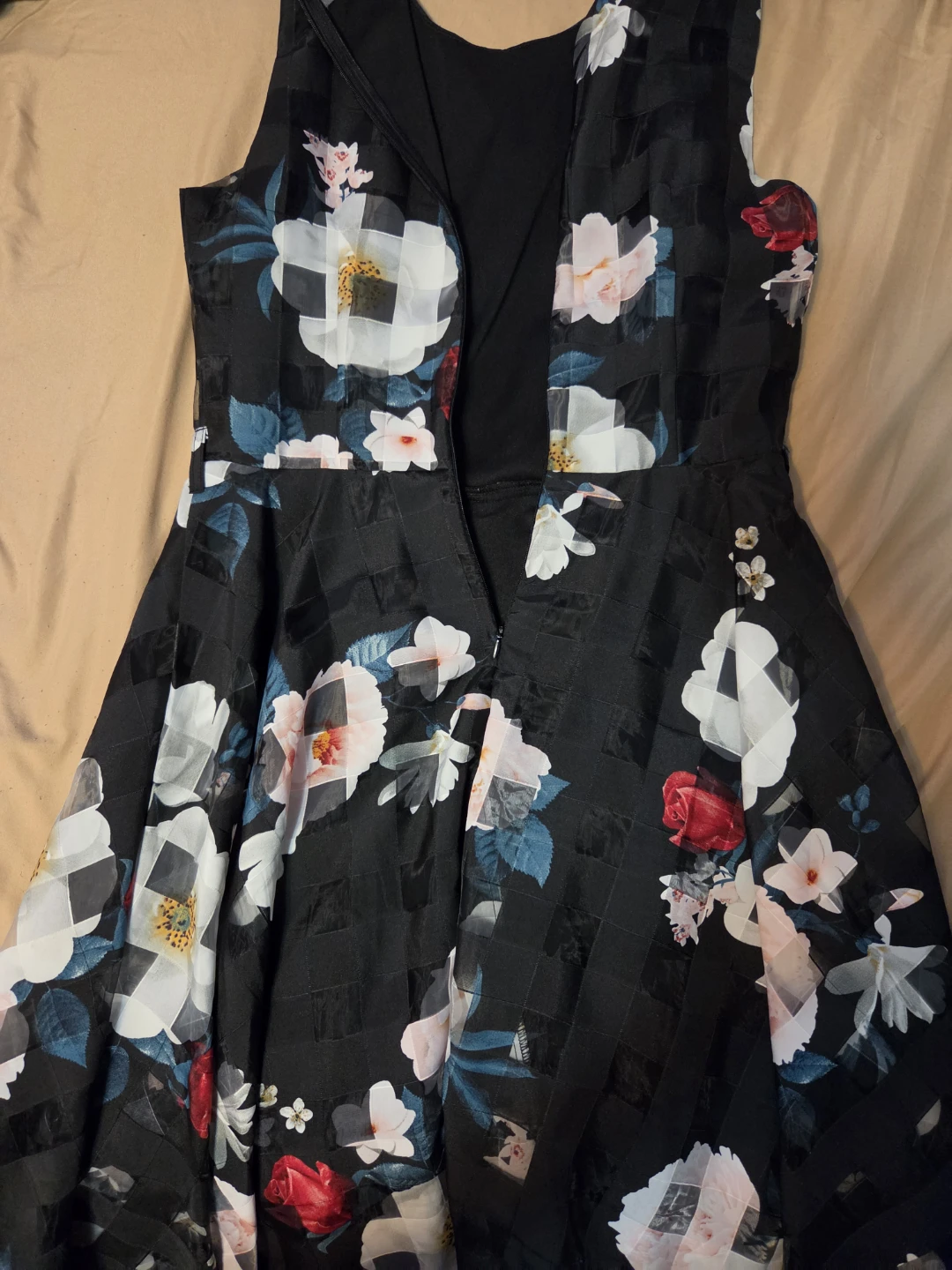 Black floral Suzy Shier dress - photo 2