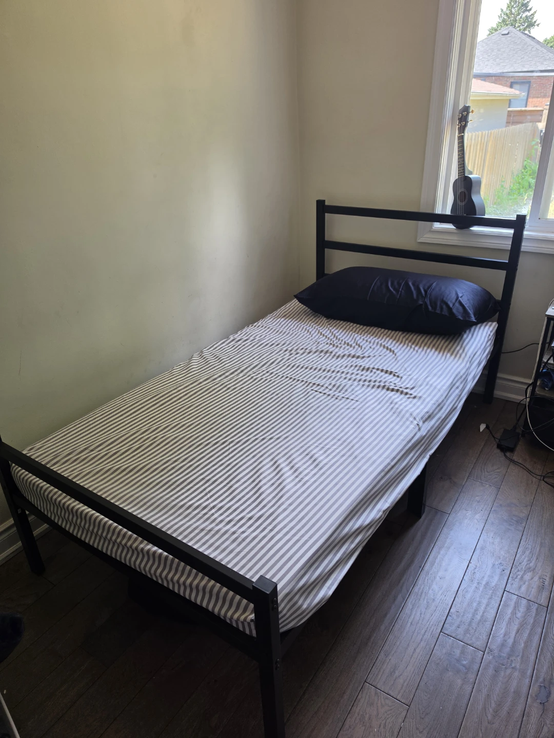 Black Metal Twin Bed Frame - photo 2