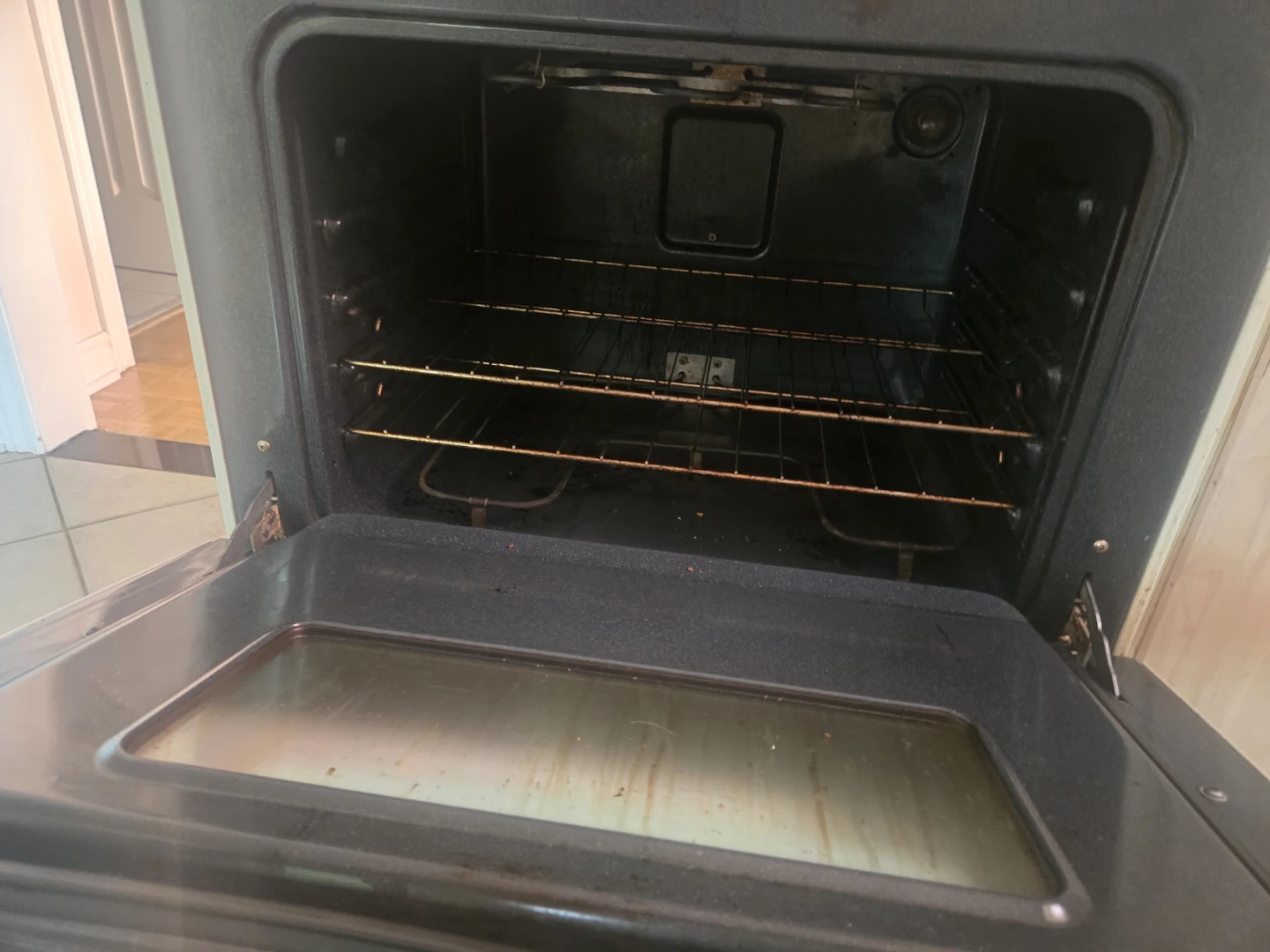 Kenmore White Electric Stove with Oven - photo 2