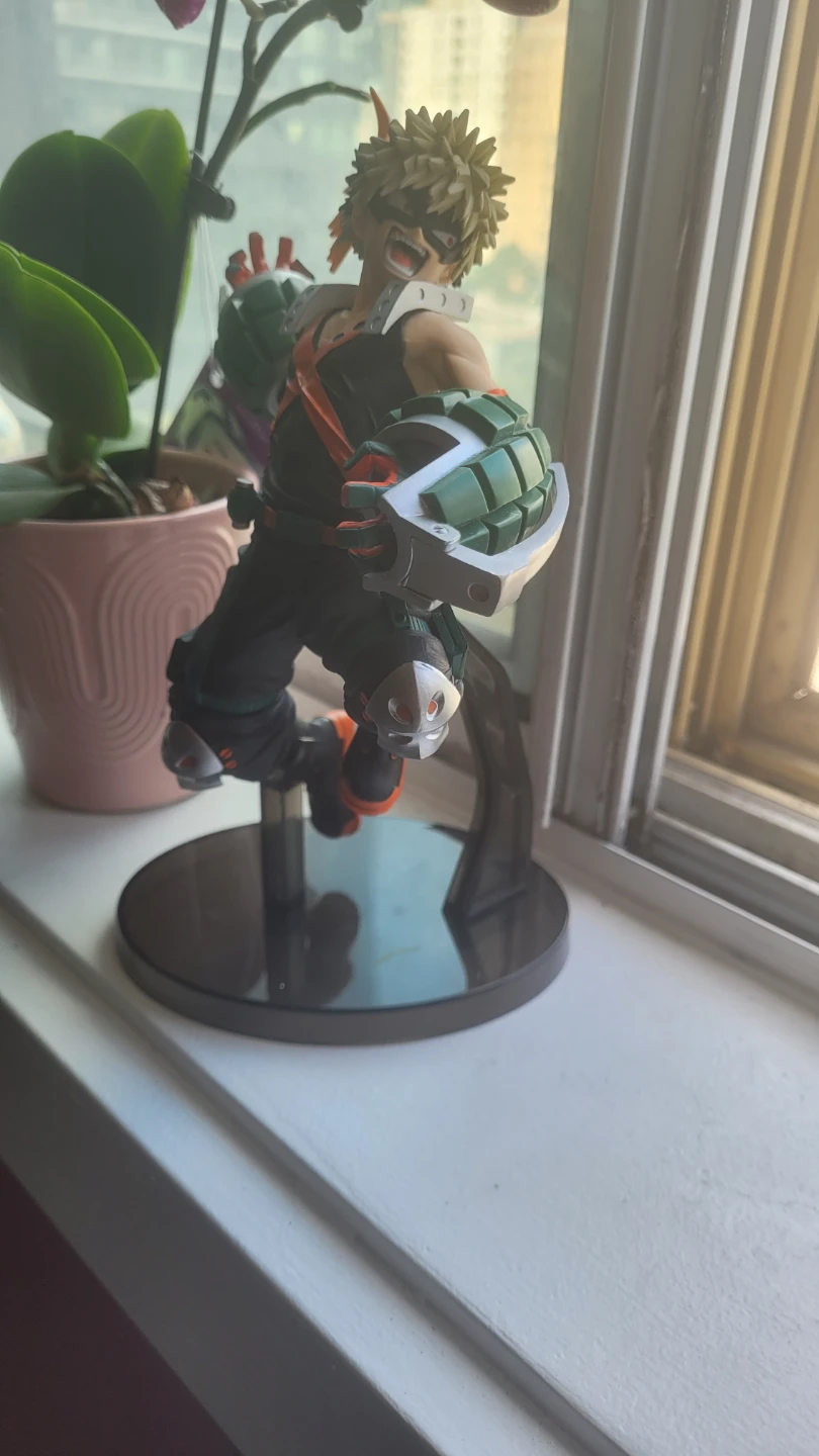Katsuki Bakugo Figure - photo 2
