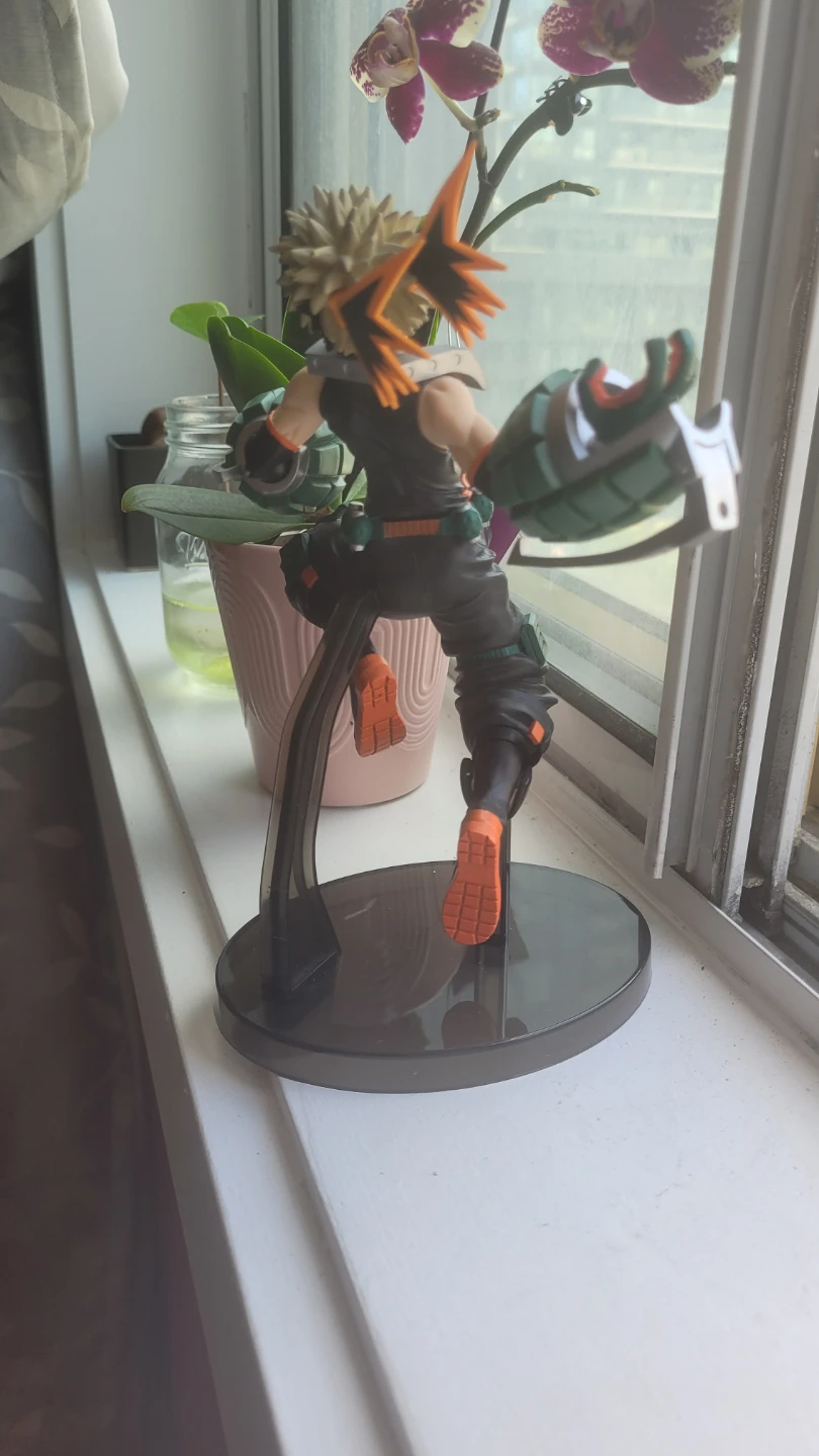 Katsuki Bakugo Figure - photo 3