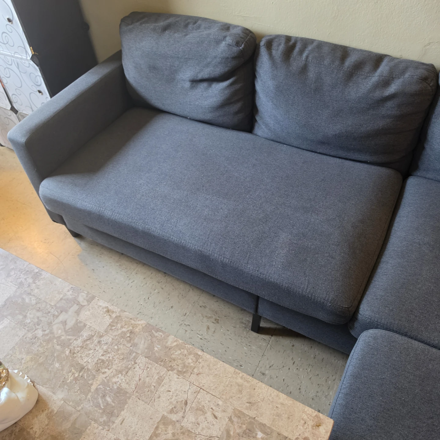 Grey couch - photo 4