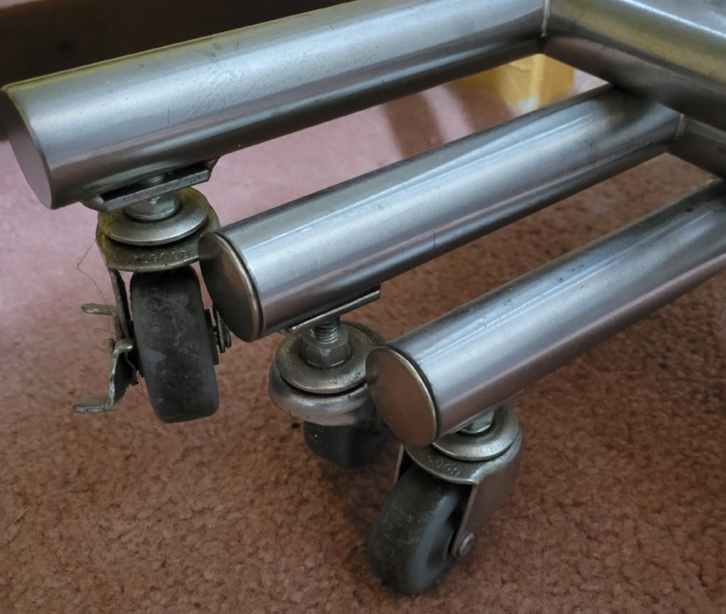 Heavy-Duty Commercial Rolling Garment Racks - photo 3