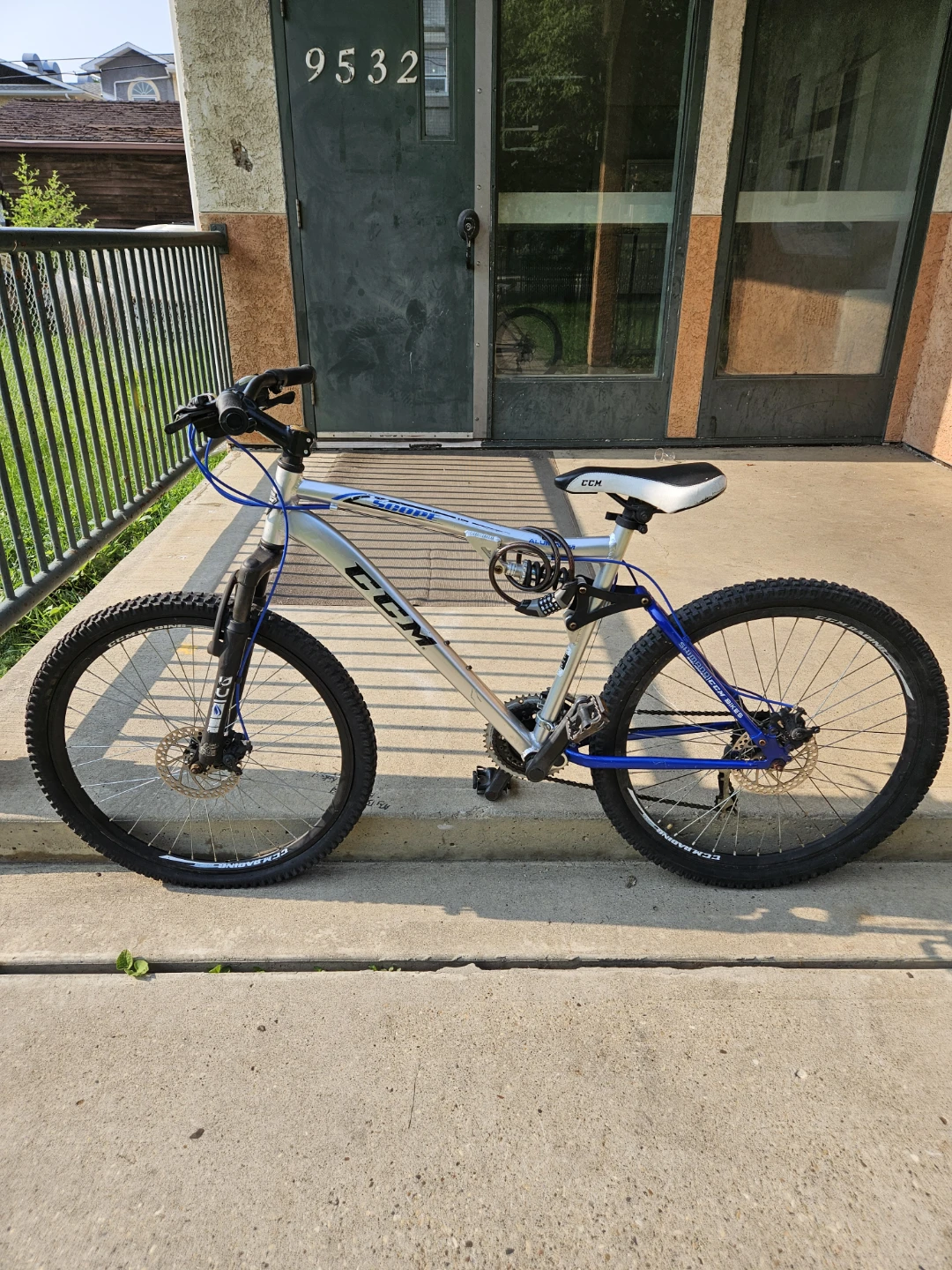 CCM Mountain bike (front wheel needs a tube)