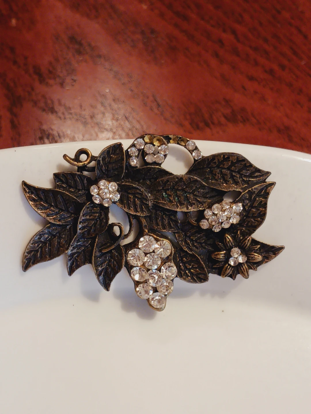 New !! White decorative dish with jeweled grape cluster - photo 3