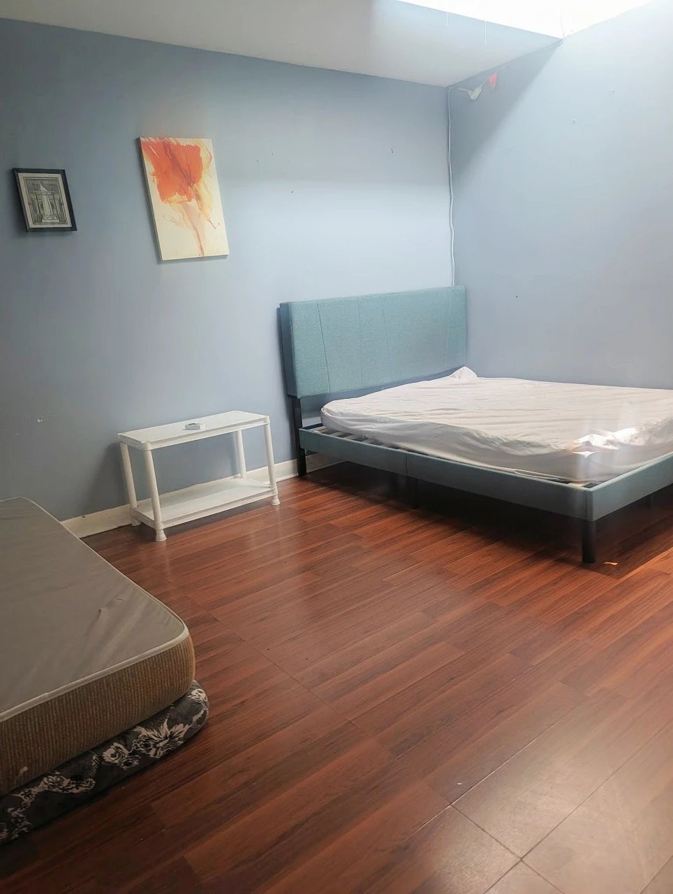 3 Bed 2nd FL Apartment in  Victoria  Park / St. Clair - photo 3