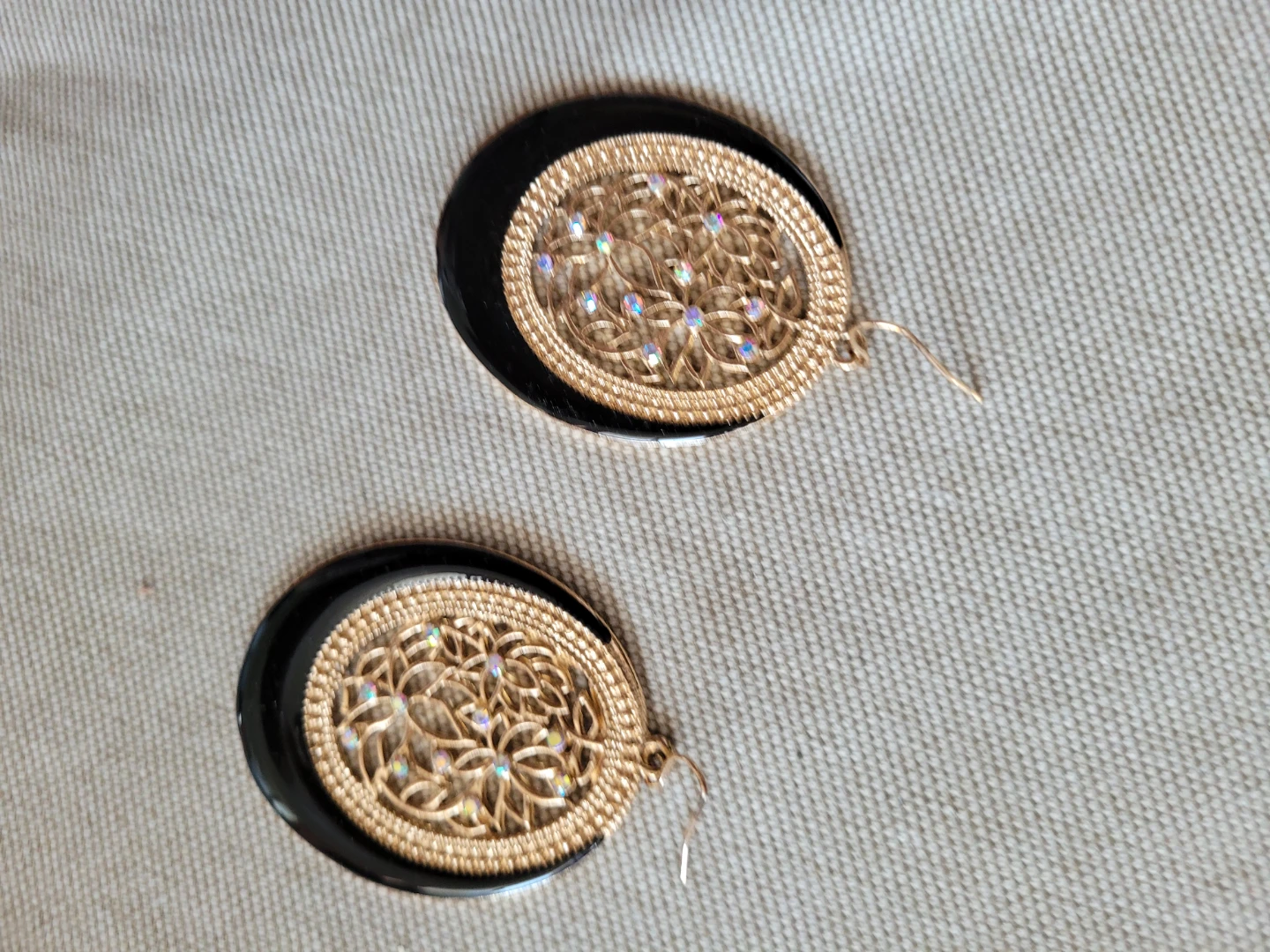 Gold Filigree Oval Earrings