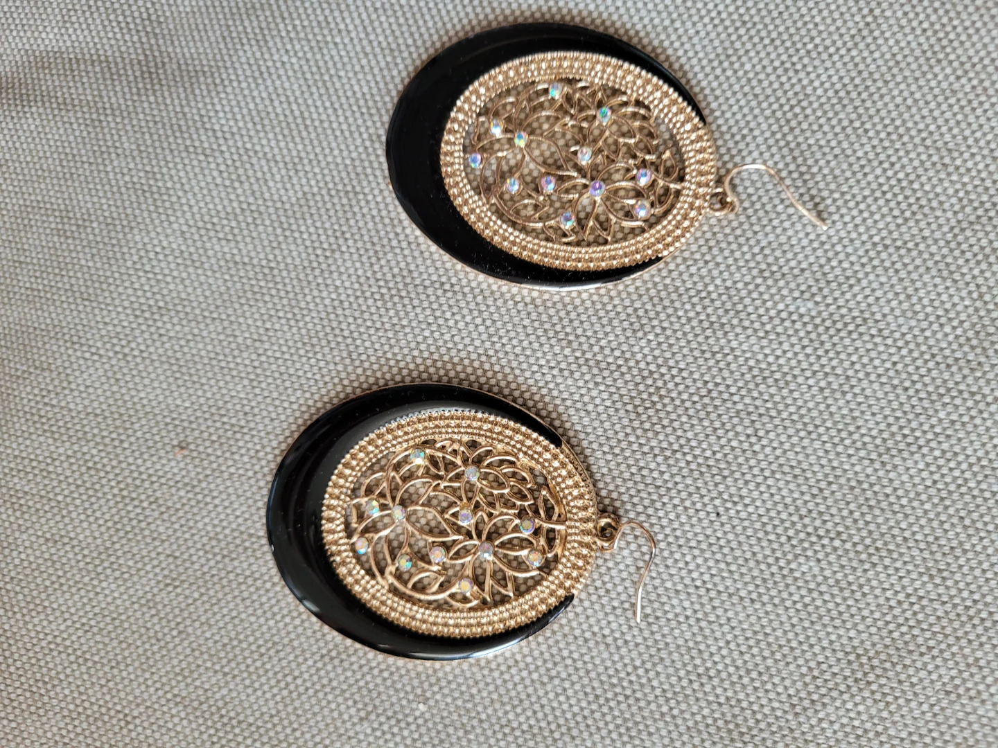 Gold Filigree Oval Earrings - photo 2