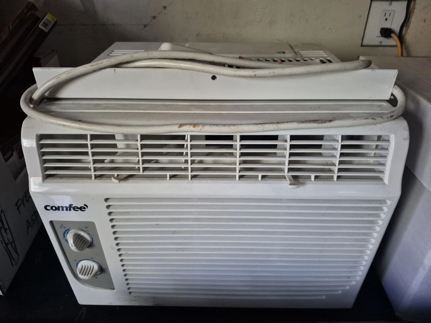 Comfee Window Air Conditioner 5000 BTU - photo 2