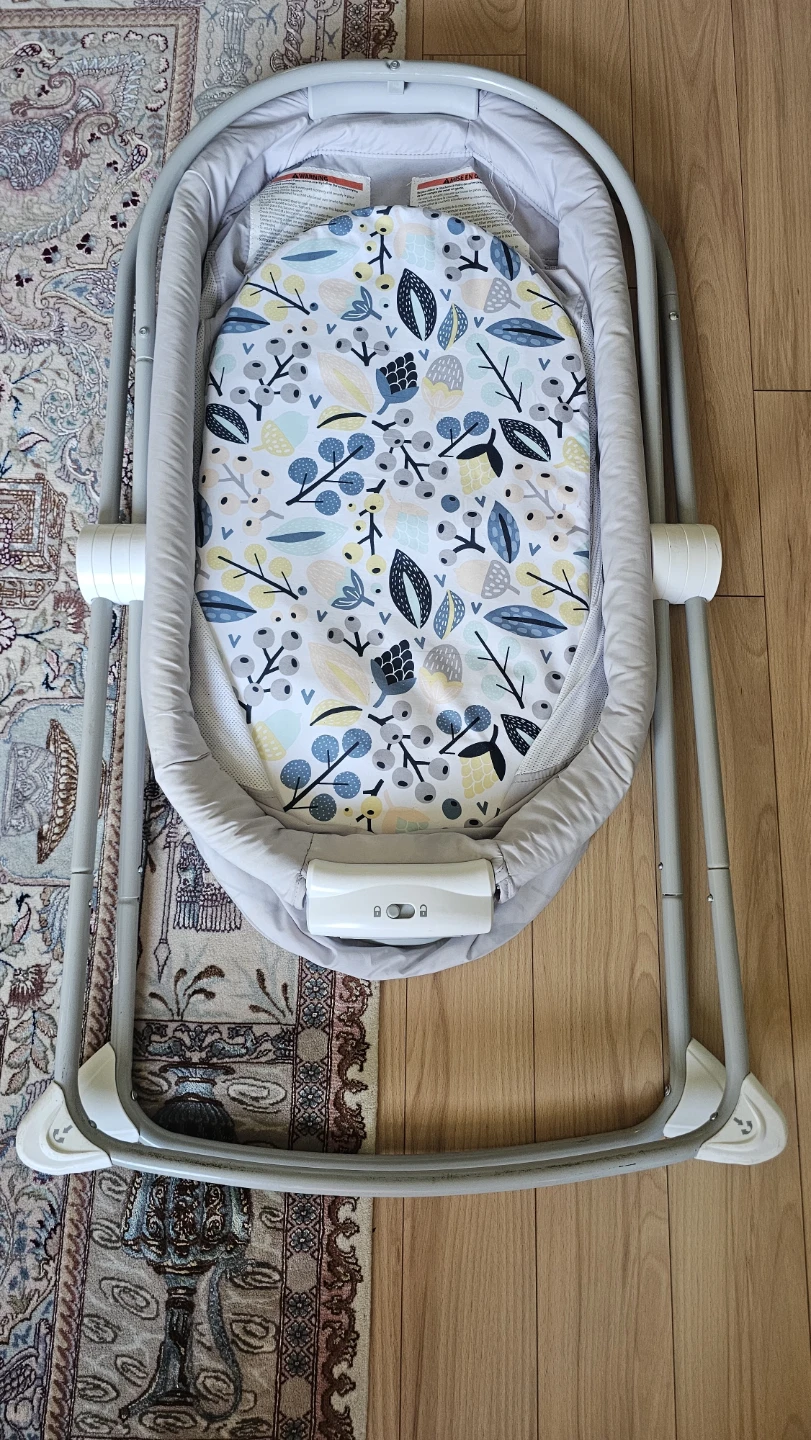 Fisher Price baby bassinet - photo 5