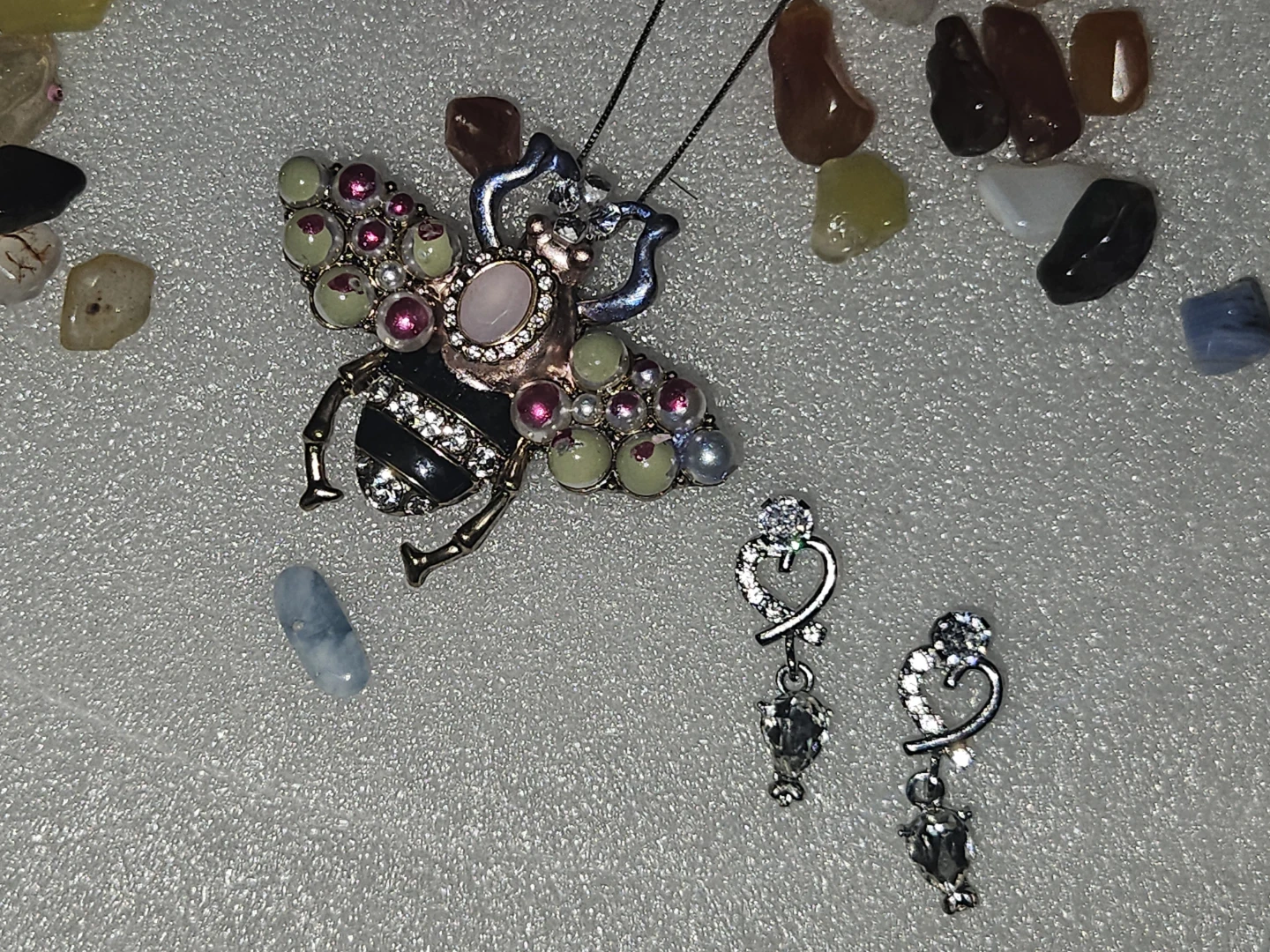 Bee Pendant Necklace and Earrings Set - photo 2