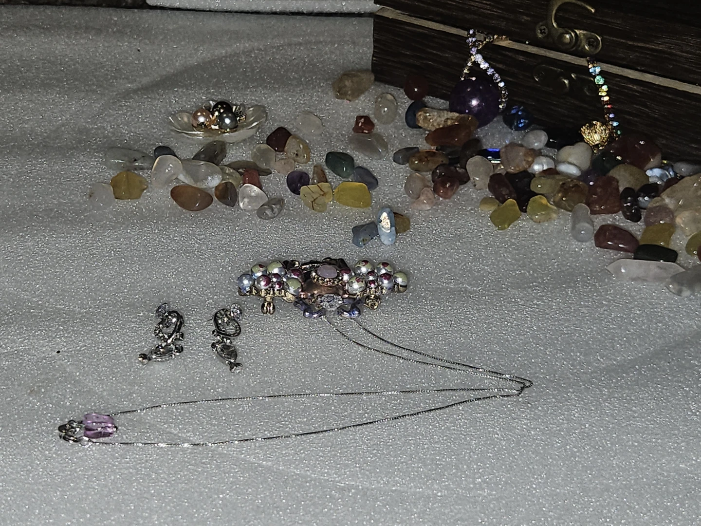Bee Pendant Necklace and Earrings Set - photo 4