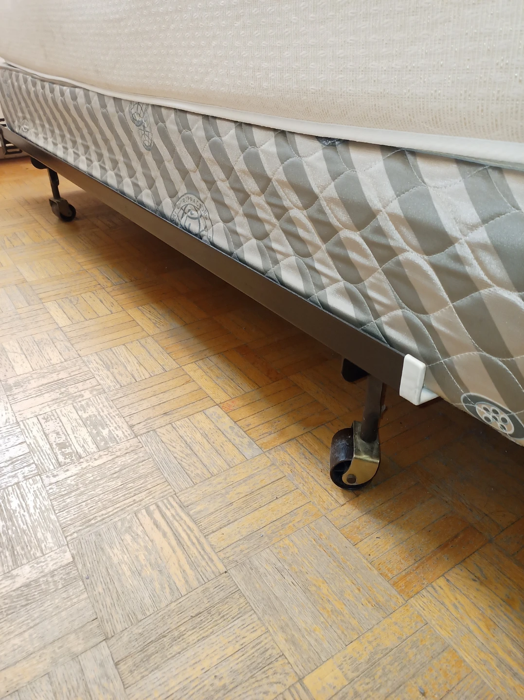 Double Bed+Spring Box+Metal Frame - photo 4