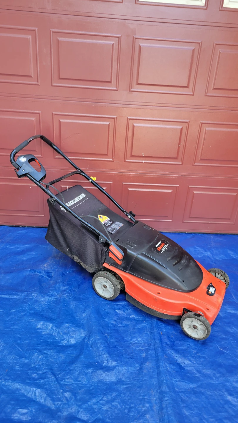 20" big BLACK+DECKER Electric Mower, like new