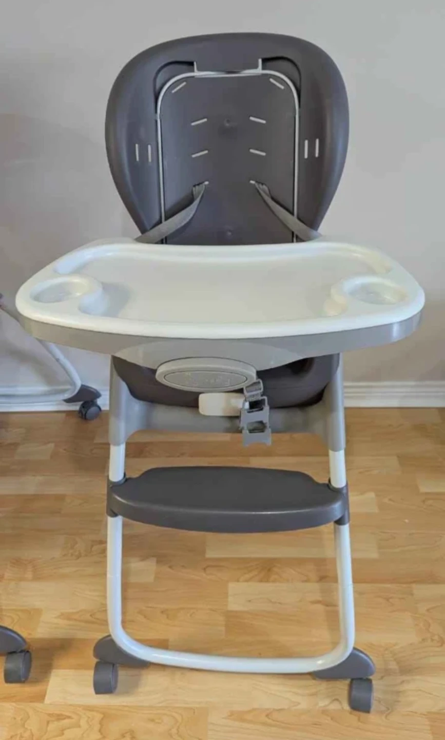 Graco Contempo High Chair (two available) - photo 2