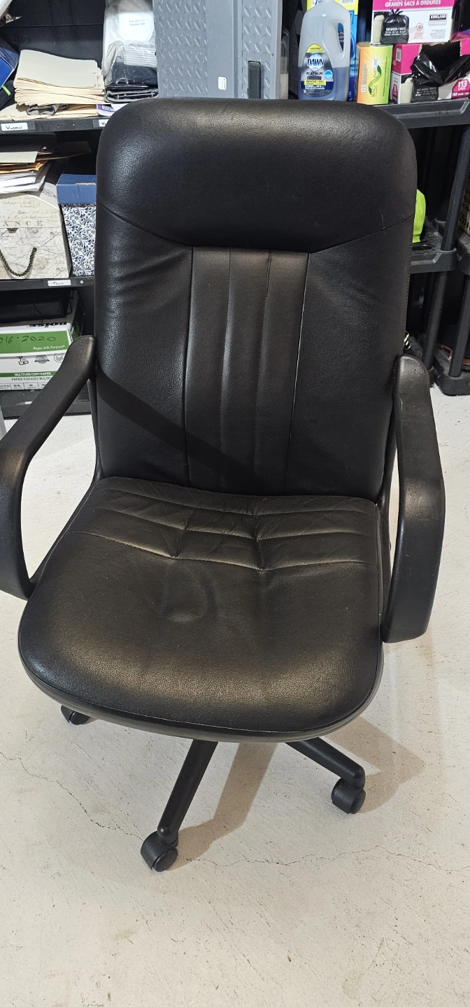 Black Office Chair - photo 2