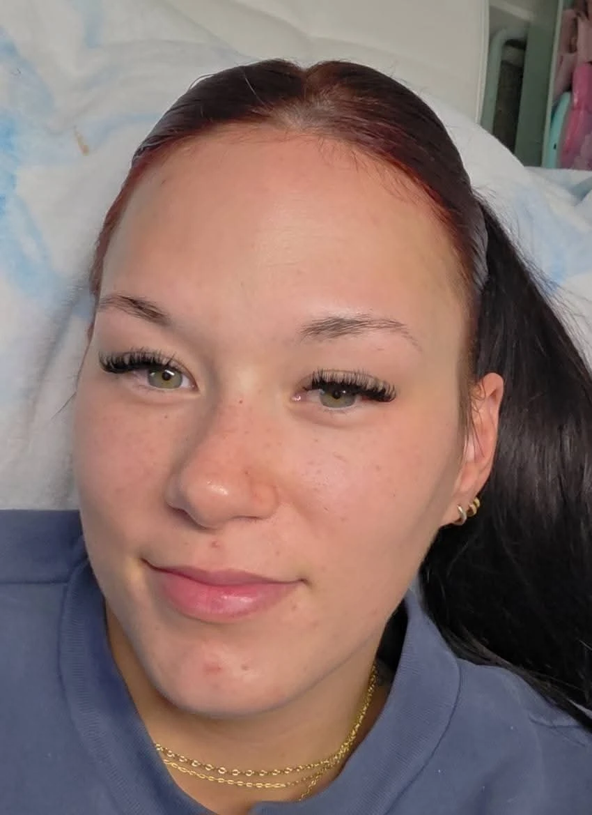Volume Eyelash Extensions - photo 3