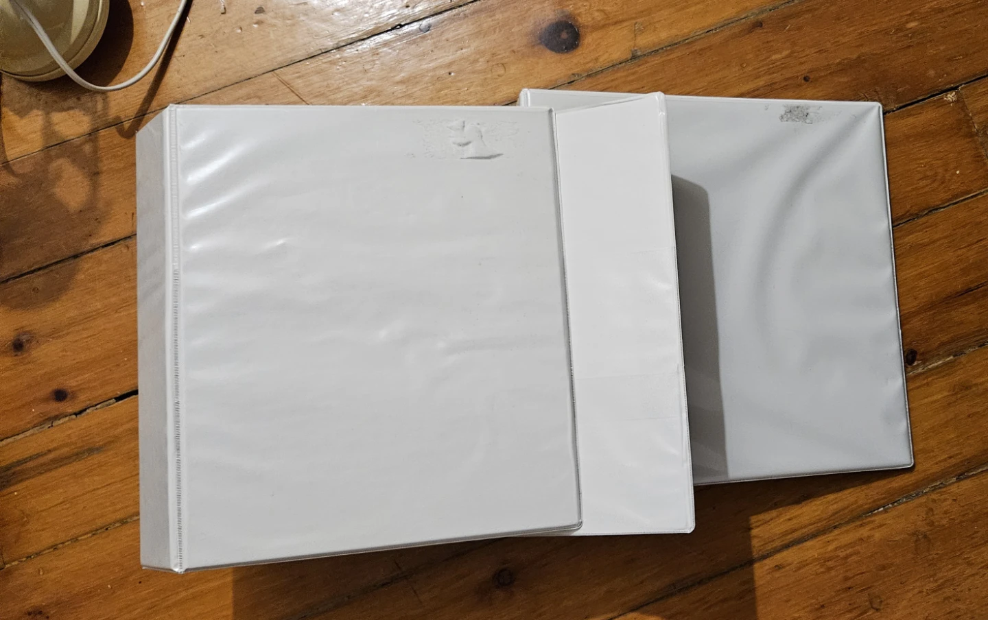 Free Stationeries - binders, lamp, Google post-its - photo 2