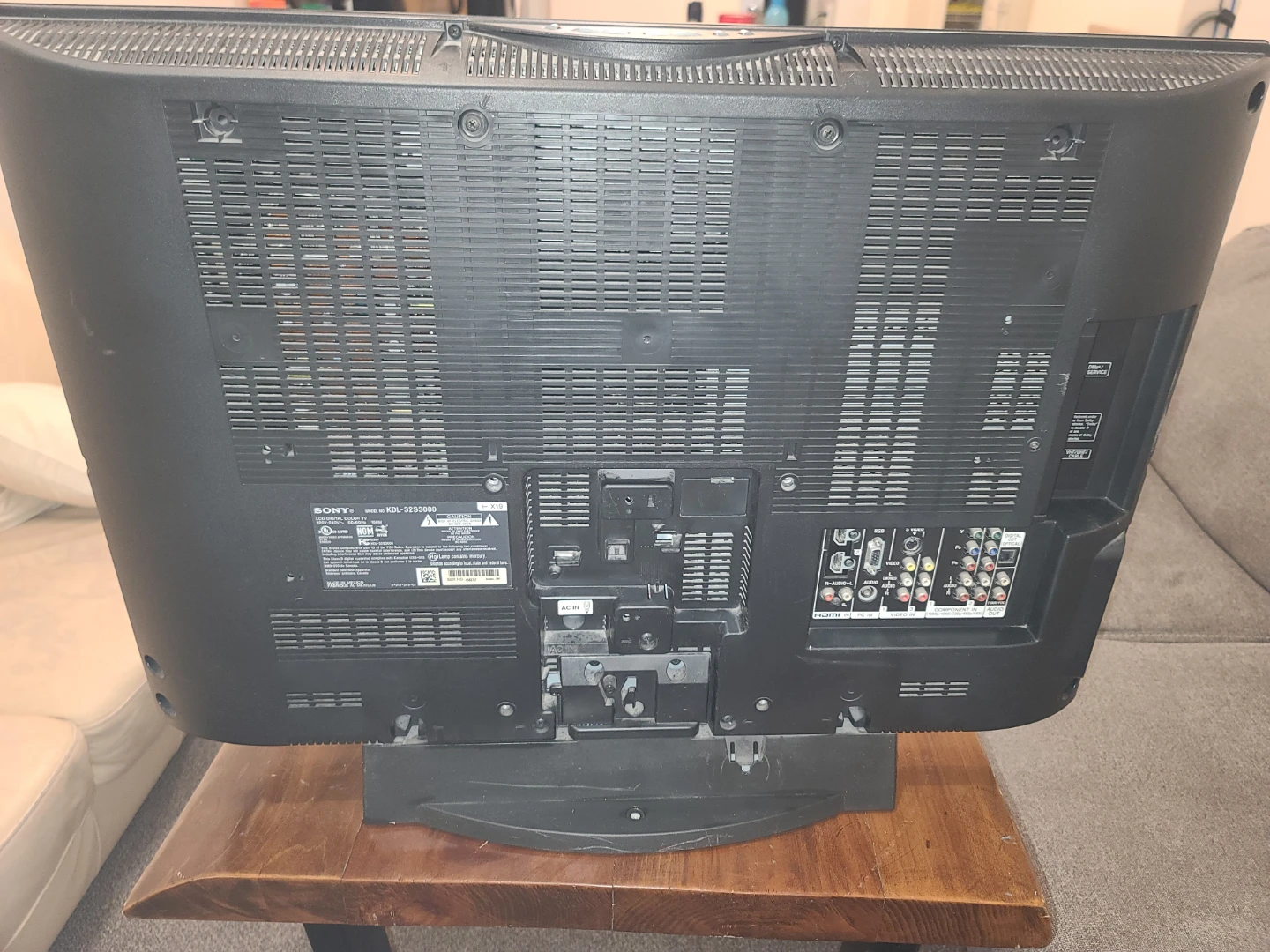 Sony Bravia 32" Flat Screen TV - photo 3