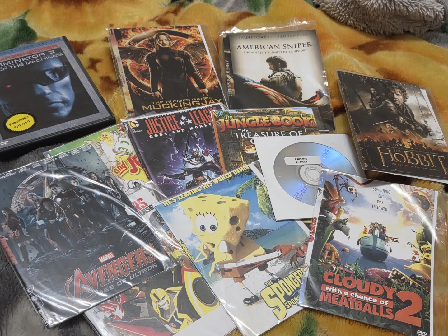 Portable DVD Player with Movies - photo 2
