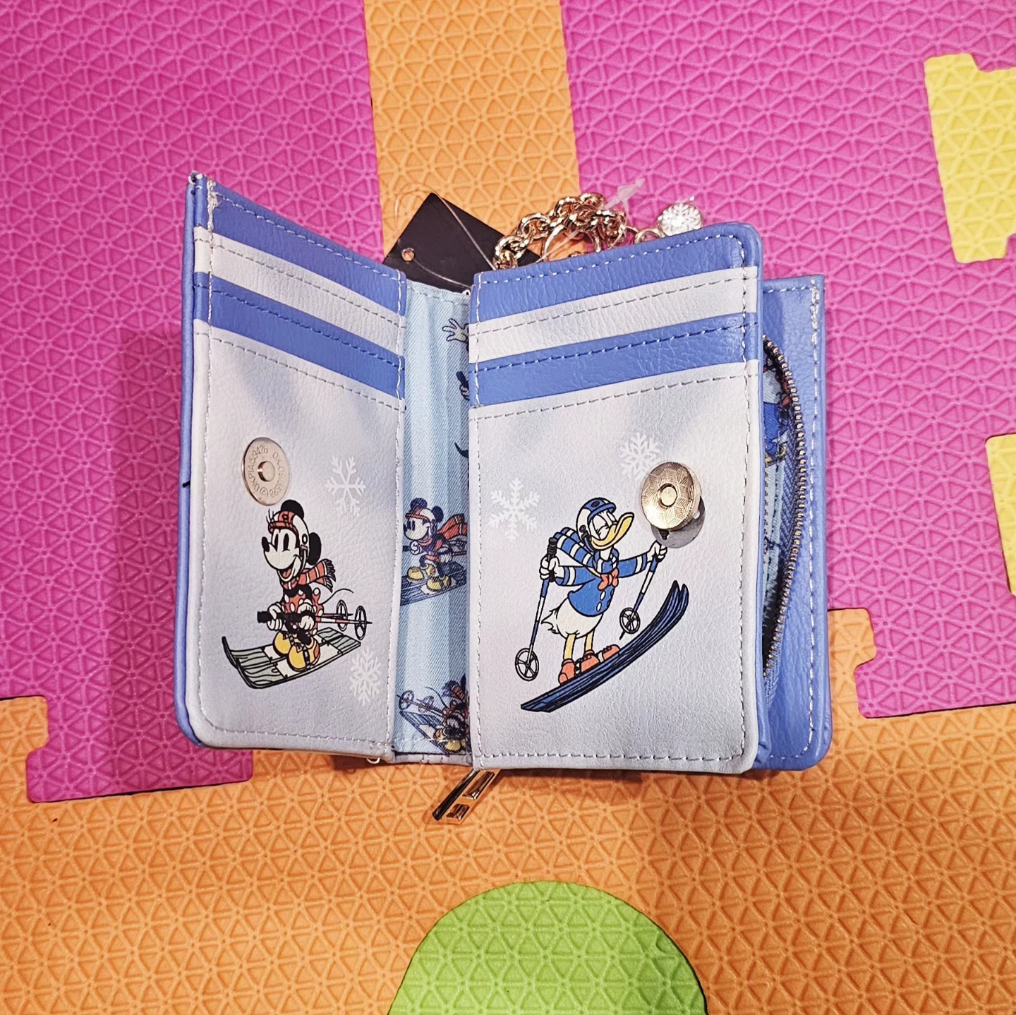 Disney Our Universe Minnie & Donald Ski Wallet - photo 4