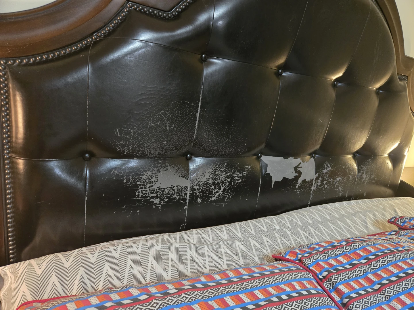 Used king size bedroom set. - photo 4