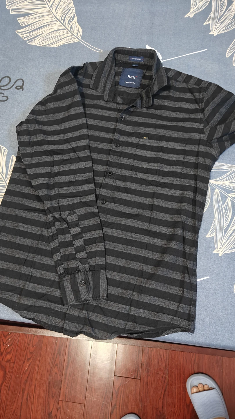 Bundle of clothes ( must go on Friday) - photo 3