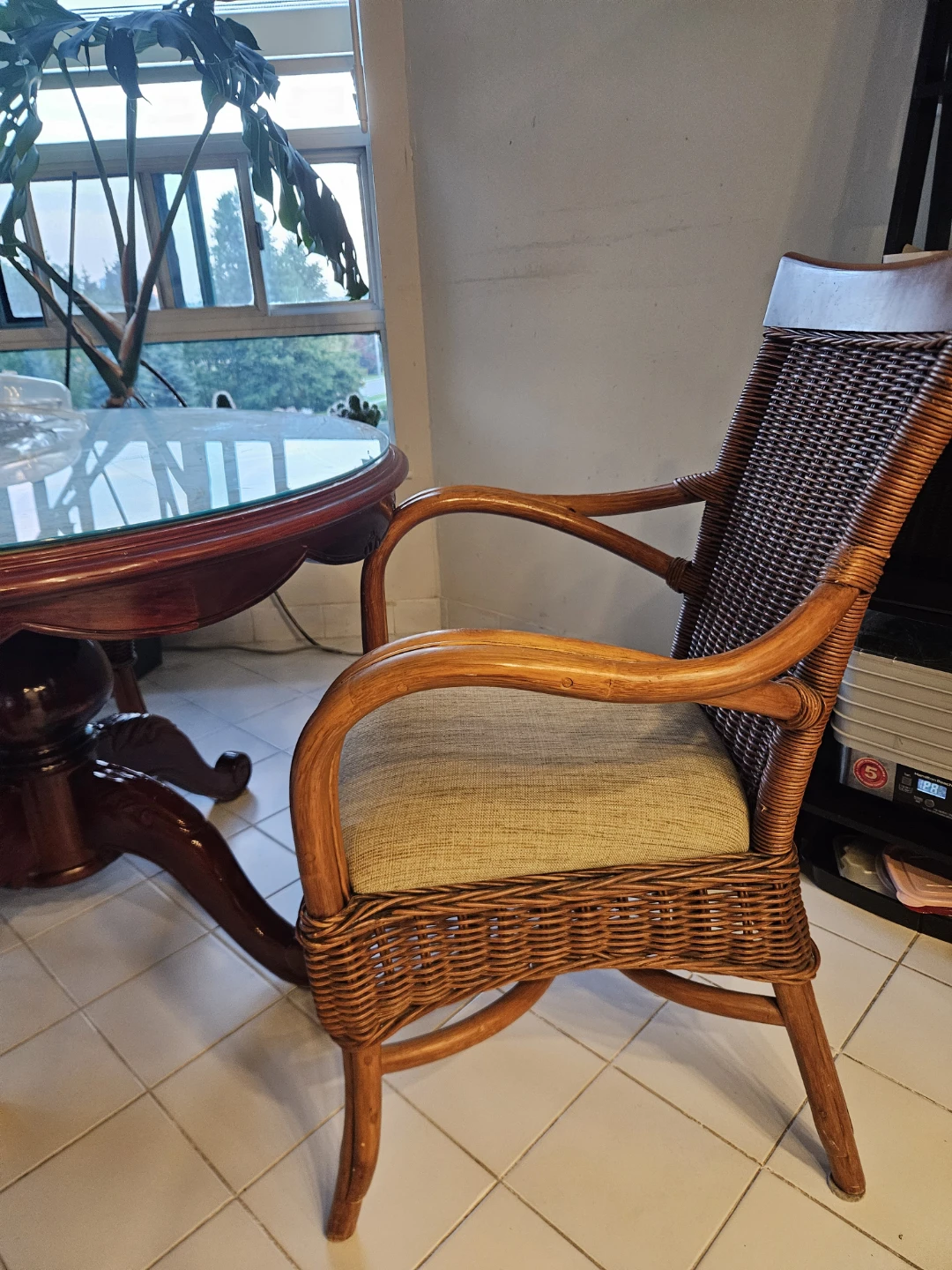 4 Rattan Dinning Chairs - photo 2
