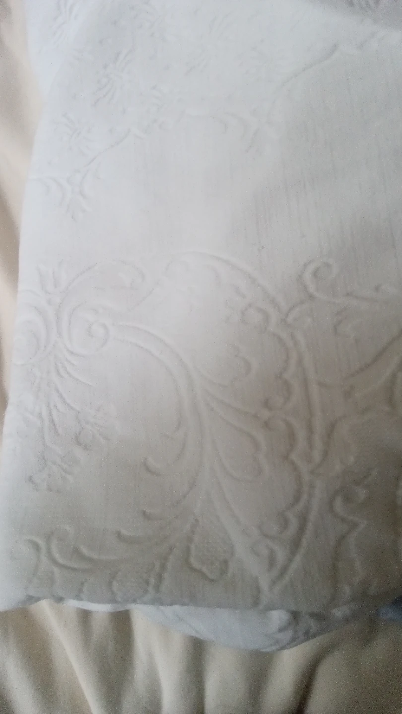 White Embossed blanket queen size