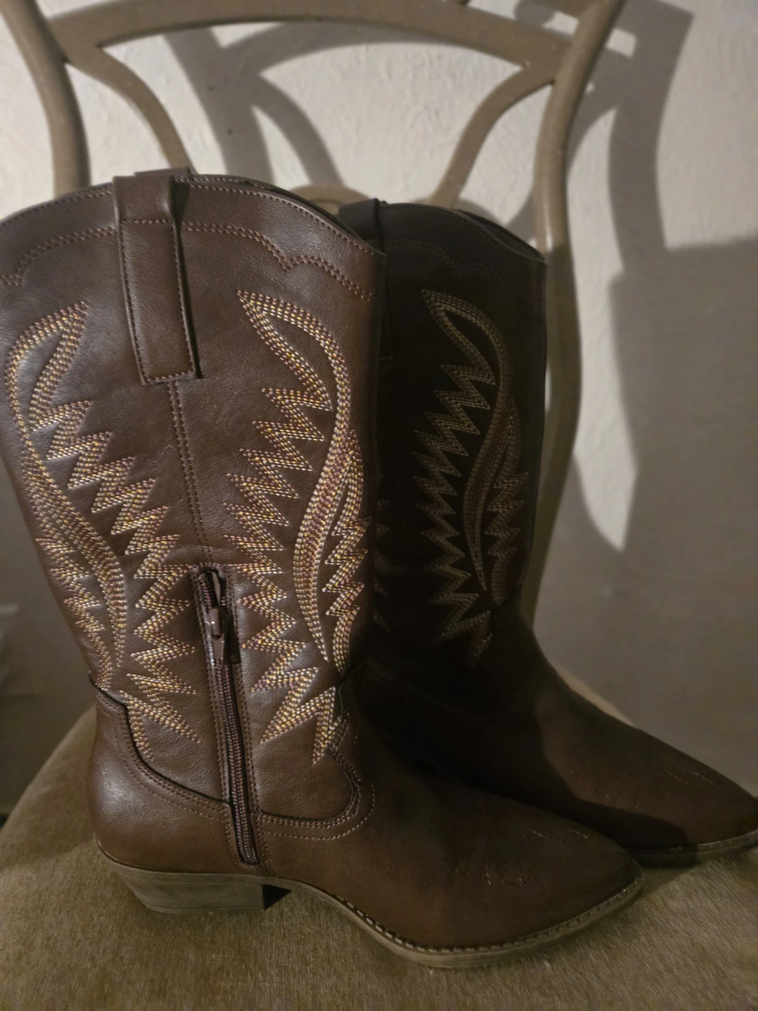 Women's cowgirl boots size 8.5 - photo 2