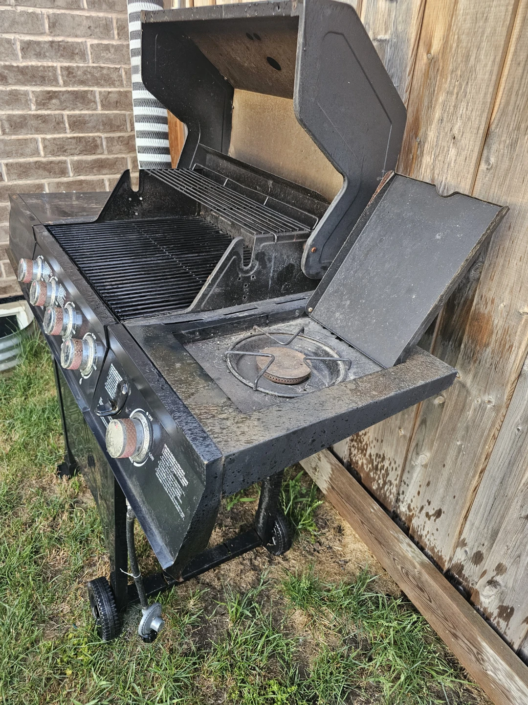 Black 4-Burner Gas Grill with Side Burner - photo 3