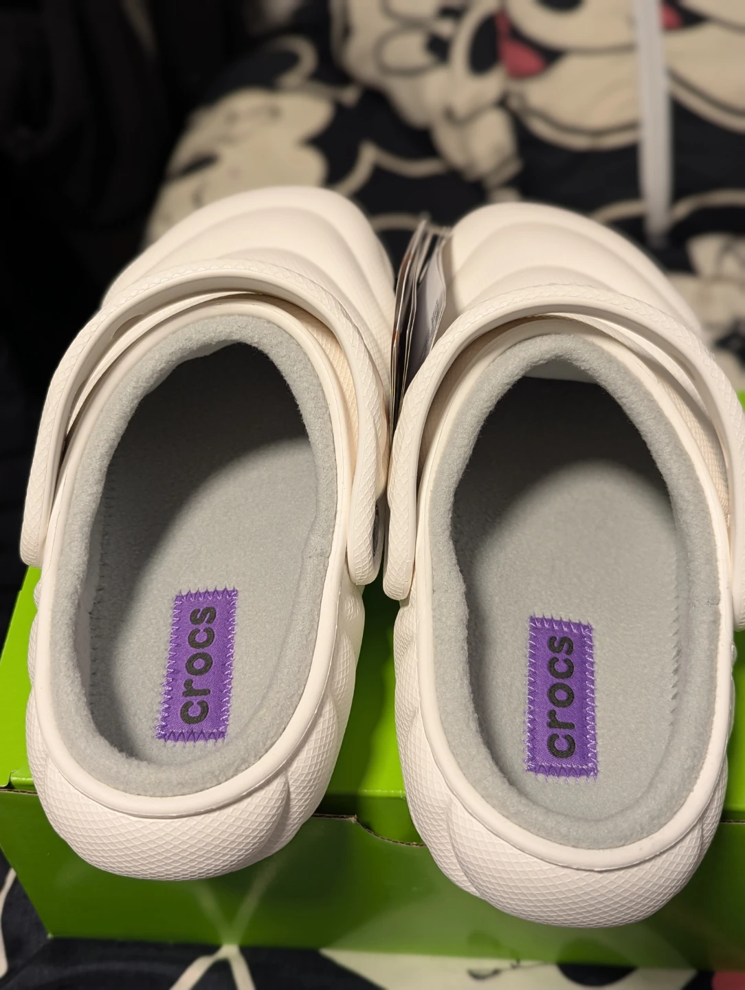 (BNWT) Crocs Classic Lined Overpuff Clogs in White M4 W6 - photo 3