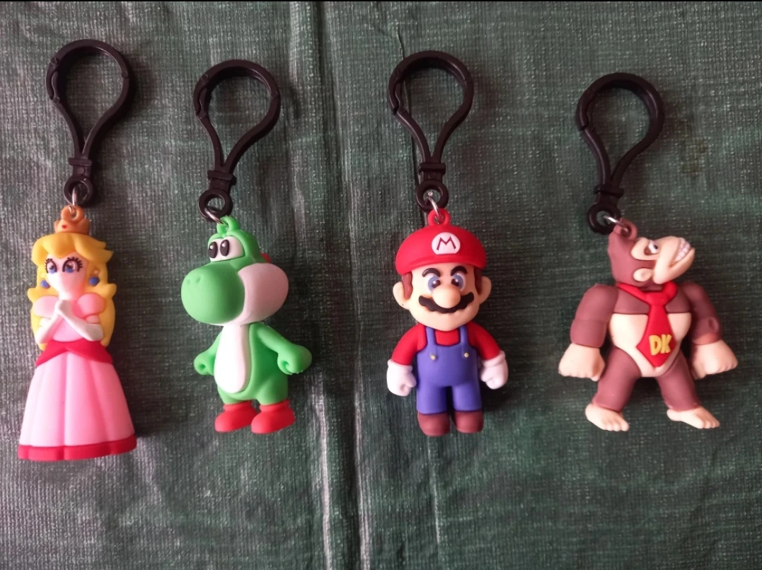 🥕 🧡  🍄 Super Mario ⭐️ flat rubber keychains, wallet, & bag clips - photo 2