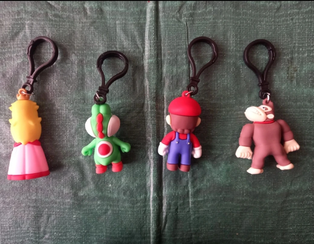 🥕 🧡  🍄 Super Mario ⭐️ flat rubber keychains, wallet, & bag clips - photo 3
