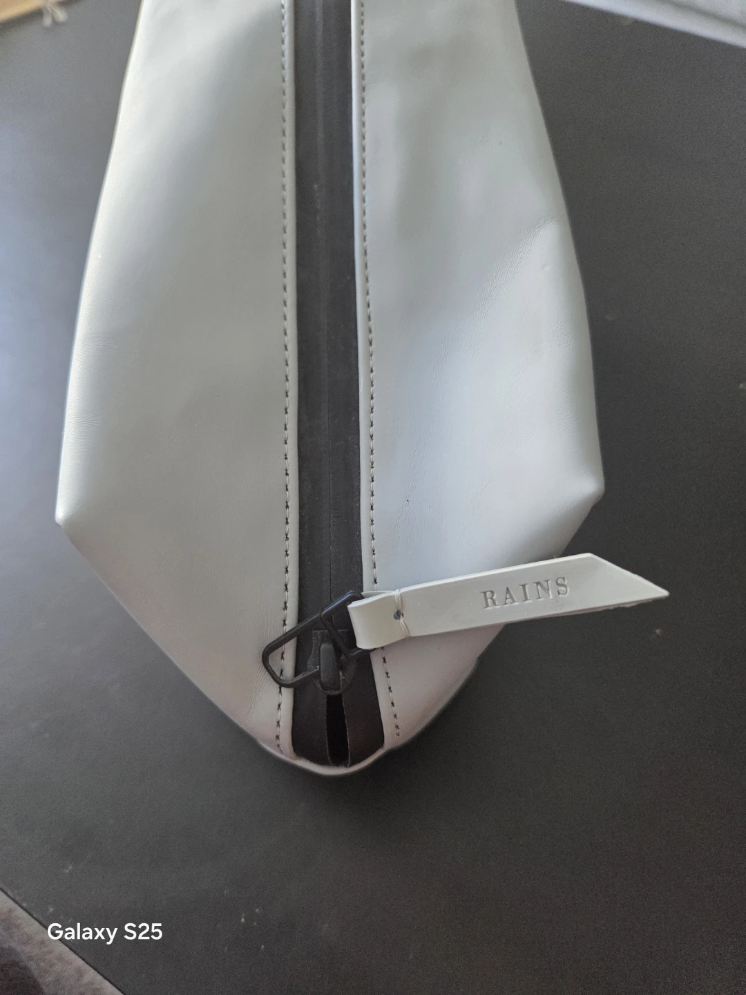 Rains Toiletry Bag - photo 2