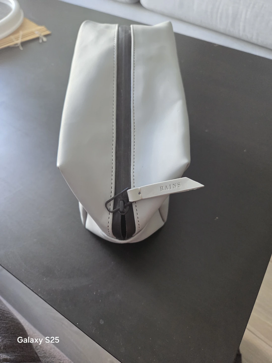 Rains Toiletry Bag - photo 3