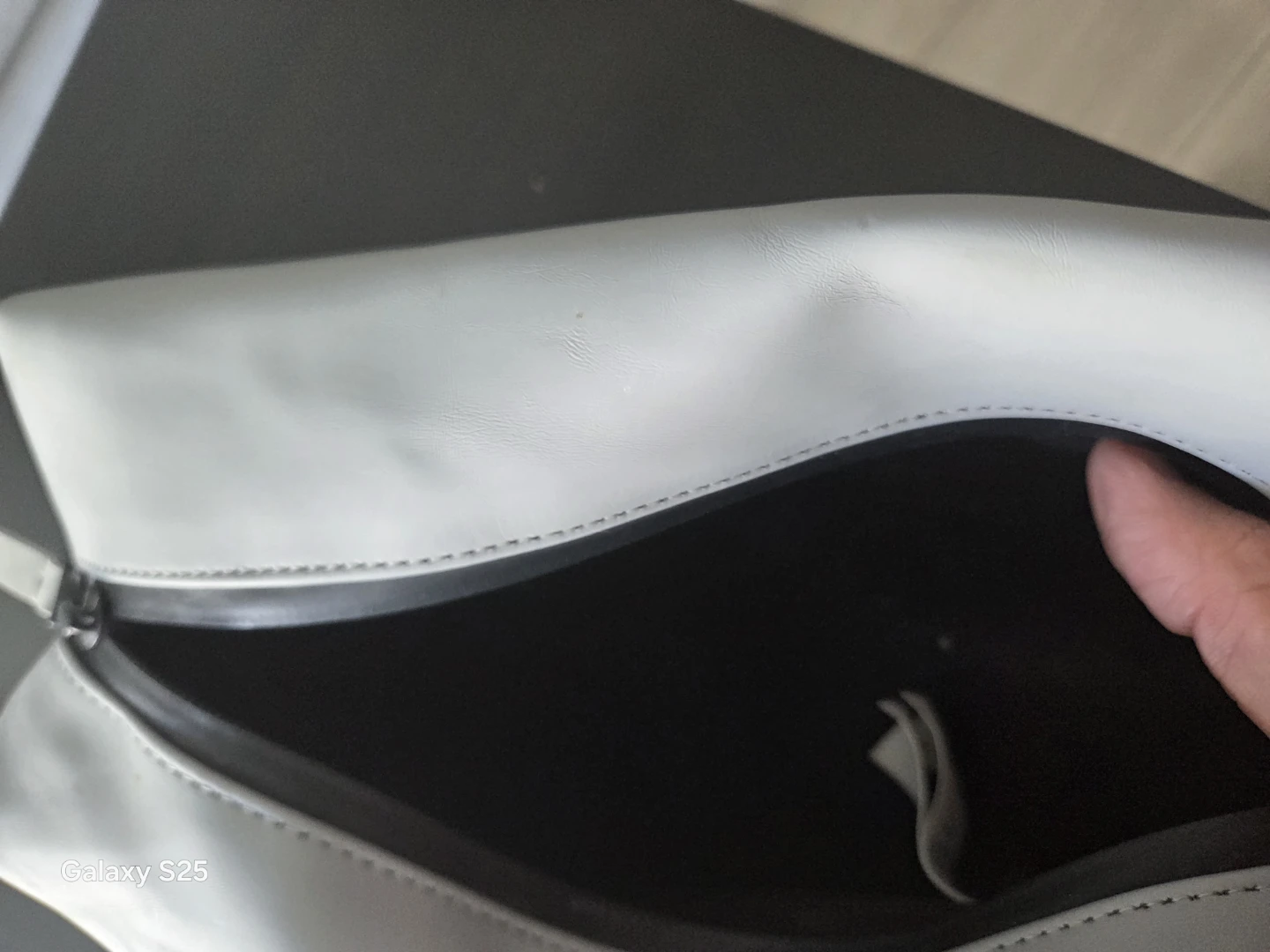 Rains Toiletry Bag - photo 5