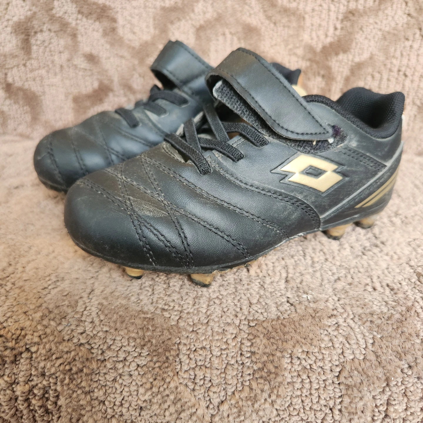 11T outdoor soccer cleats