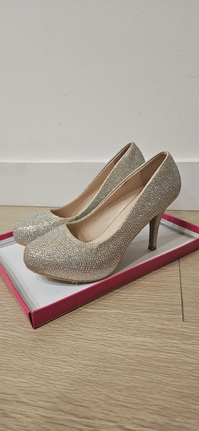 Lucita Women's Glitter Heels