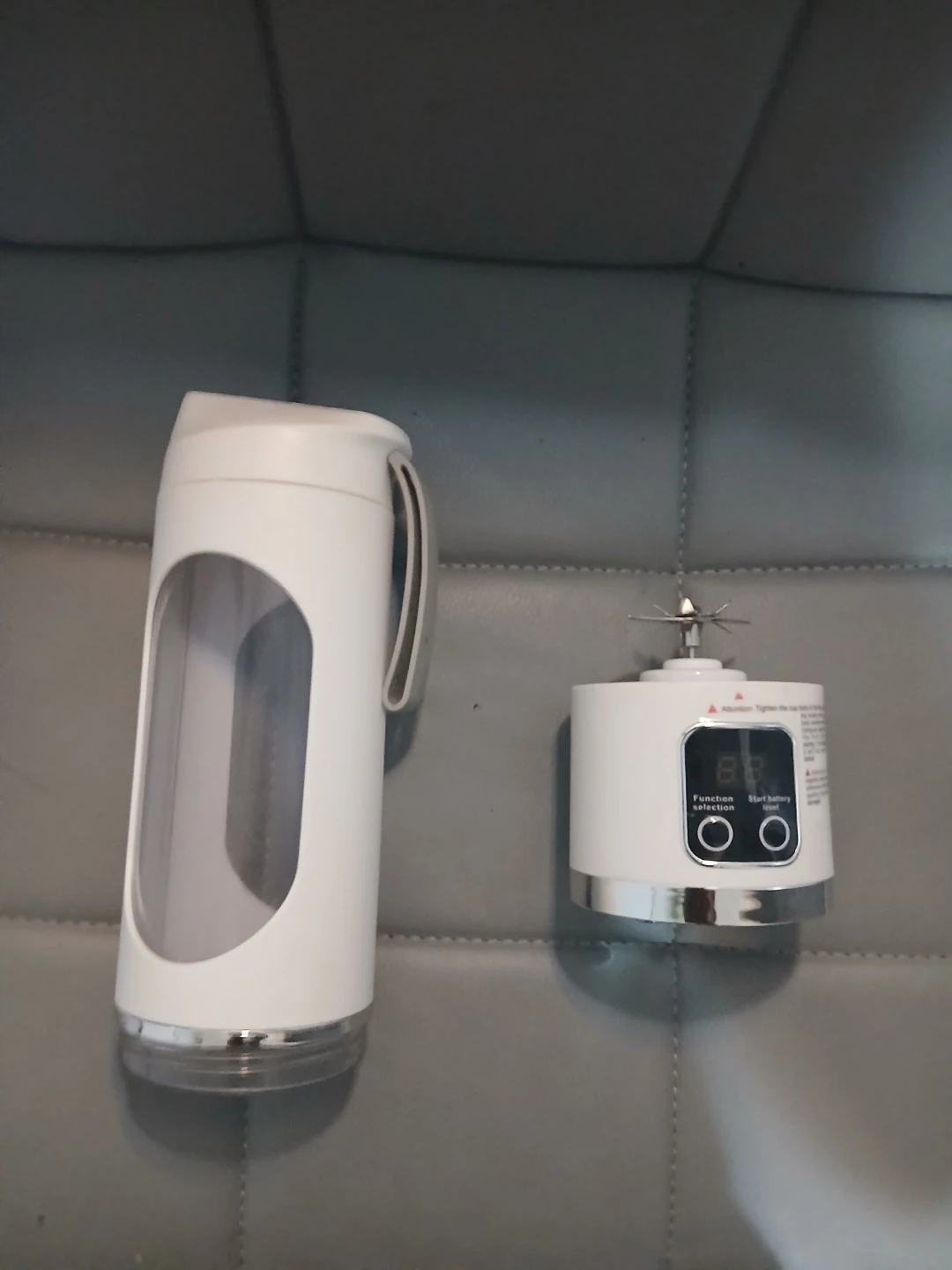 Portable USB Rechargeable Blender - White - photo 4