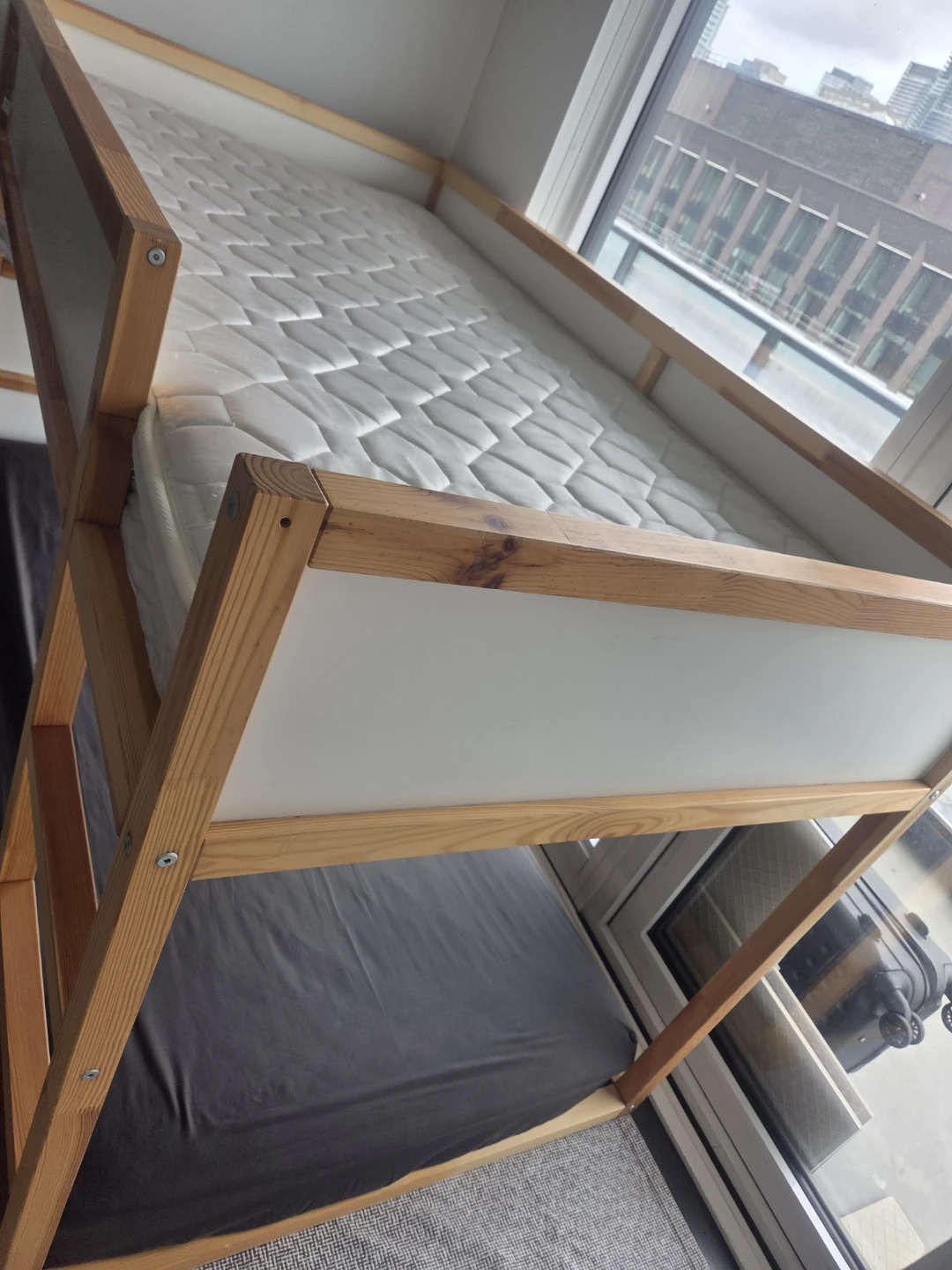 Wooden bunkbed