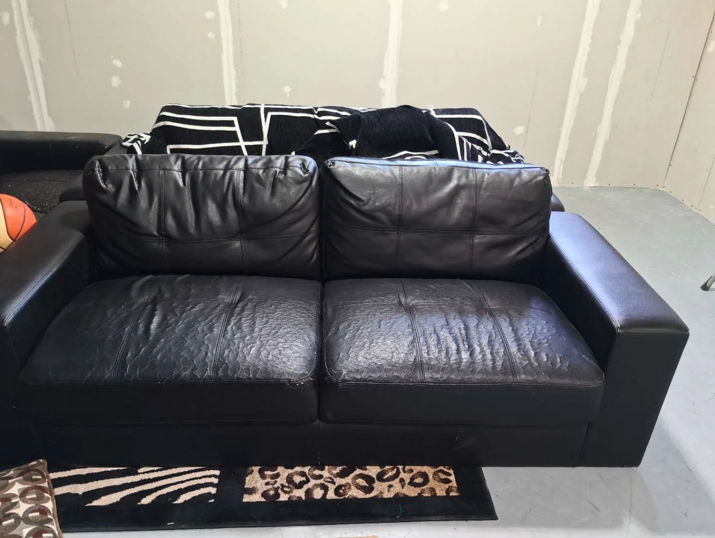 Black leather sofa 2pcs - photo 2