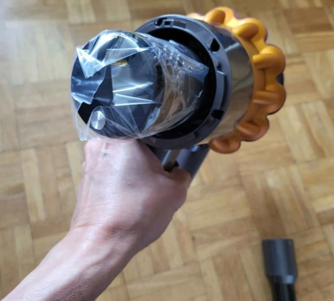 Dyson V15S Submarine 2026 model BRAND NEW !!! NEVER BEEN USED - photo 3